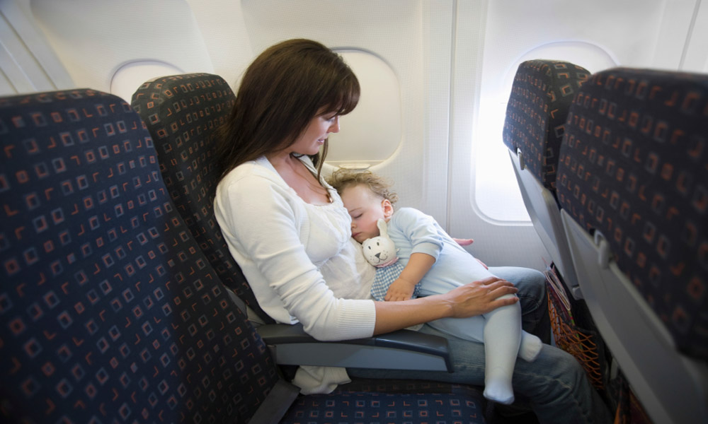 چطور برای سفر هوایی با نوزاد آماده شوید